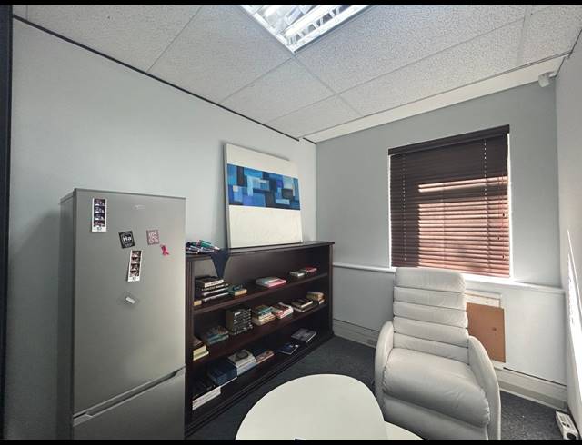 881M² OFFICE TO LET IN NEWLANDS